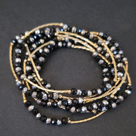 Jewelry - Elegant Black and Silver Beaded Bracelet